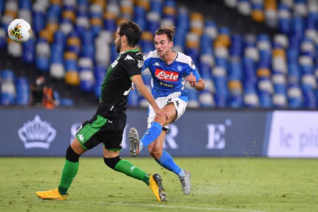 英超综合：曼联客场小胜切尔西